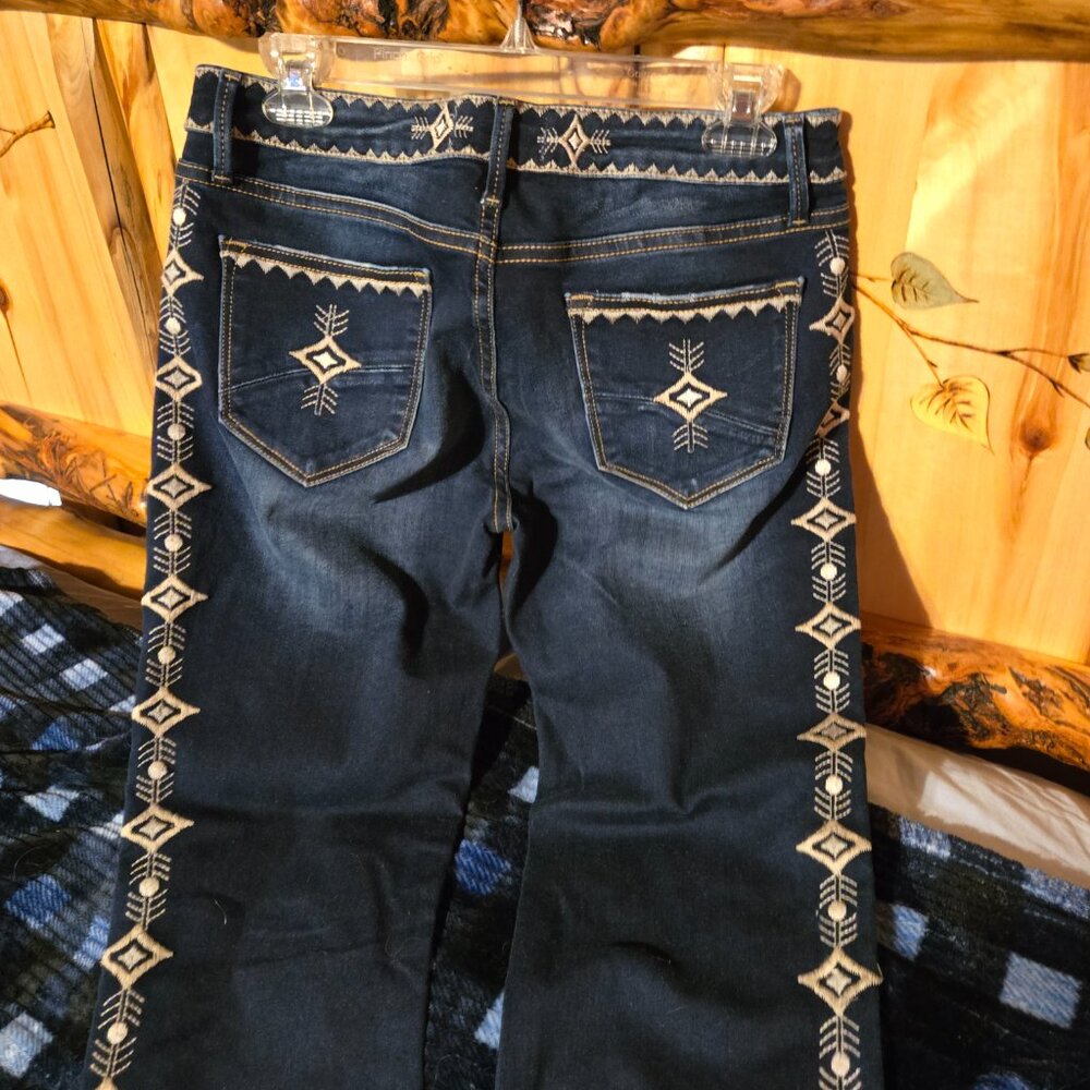 Driftwood Embroidered Kelly Jeans. Size 29/33  NWT - Picture 2 of 6